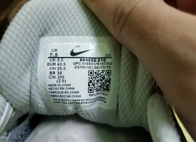 Giải Mã Các Tem Thông Tin Trên Giày Nike: Hướng Dẫn Chi Tiết Nhận Biết Chính Hãng