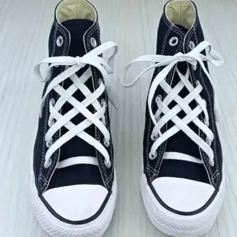 Hướng Dẫn Chi Tiết 13 Cách Buộc Dây Giày Thể Thao Adidas Đẹp & Chắc Chắn Hướng Dẫn Chi Tiết 13 Cách Buộc Dây Giày Thể Thao Adidas Đẹp & Chắc Chắn
