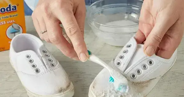 Cách Làm Quen Giày Đá Bóng Mới: Hướng Dẫn Chi Tiết & An Toàn