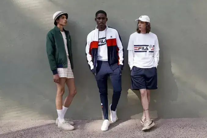 Đồ Với Giày Sneaker Fila Màu Đỏ: Hướng Dẫn Chi Tiết & Xu Hướng Phối Đồ Đồ Với Giày Sneaker Fila Màu Đỏ: Hướng Dẫn Chi Tiết & Xu Hướng Phối Đồ