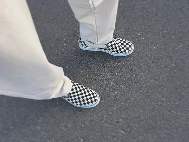 Cách Hiệu Quả Để Nới Rộng Giày Vans Slip-on Bị Chật Tại Nhà