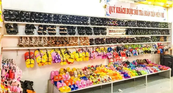 Top Cửa Hàng Giày Trắng Bé Trai Uy Tín Quận 10: Hướng Dẫn Chọn Mua