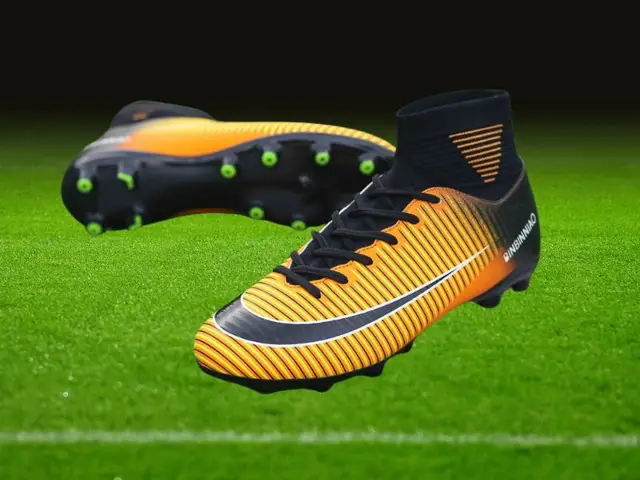 Top Giày Bóng Đá Nike Cao Cổ Chính Hãng: Chọn Mẫu Nào Tốt Nhất?