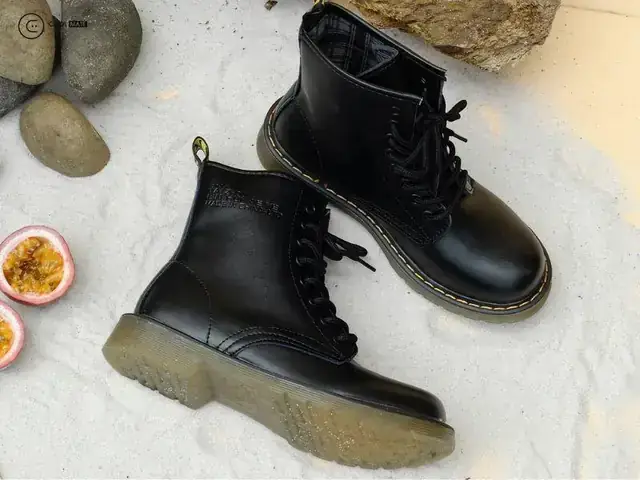 Dr. Martens Giảm Giá 70% Ở Hà Nội: Địa Chỉ, Mẫu Giày & Lưu Ý Mua Sắm Dr. Martens Giảm Giá 70% Ở Hà Nội: Địa Chỉ, Mẫu Giày & Lưu Ý Mua Sắm