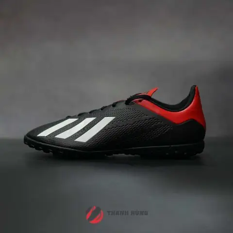 Giày Futsal Adidas Predator Tango 18.4 Ic Đen: Đánh Giá & Nơi Mua Chính Hãng Giày Futsal Adidas Predator Tango 18.4 Ic Đen: Đánh Giá & Nơi Mua Chính Hãng
