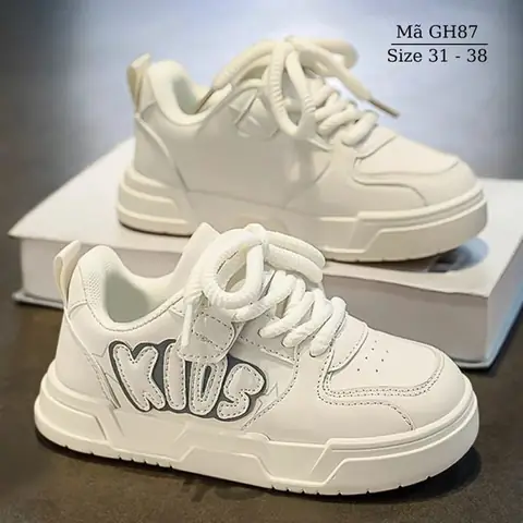 Giày Sneaker Nữ Màu Trắng Đế Cao Đi Học: Chọn Mẫu Nào Phù Hợp Nhất?