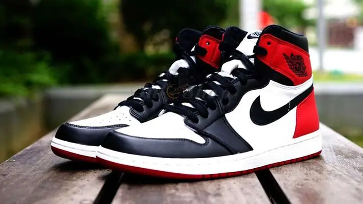 Giày Jordan 1 Chính Hãng: Giá Bao Nhiêu & Địa Chỉ Mua Uy Tín