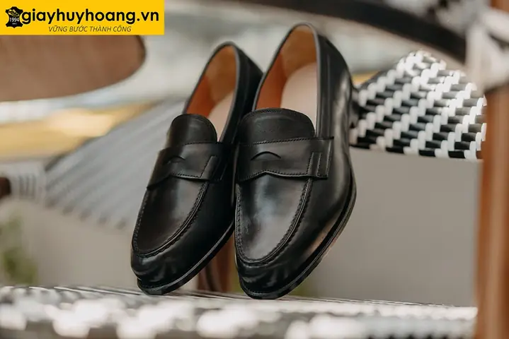 Giày Lười Da Bò Làm Tại Việt Nam: Chất Lượng, Mẫu Mã Và Thương Hiệu Uy Tín