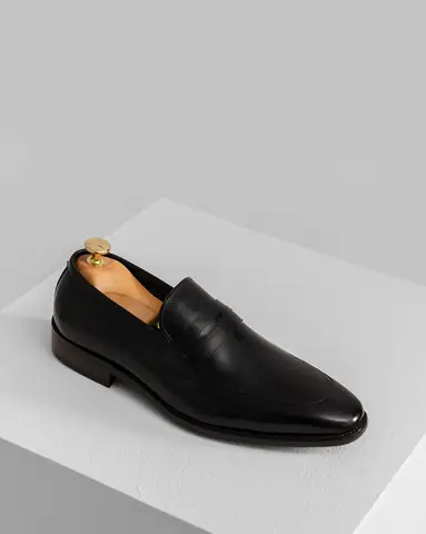 Giày Lười Nam Da Trơn Mũi Nhọn: Chọn Mua & Phối Đồ Chuẩn Thanh Lịch
