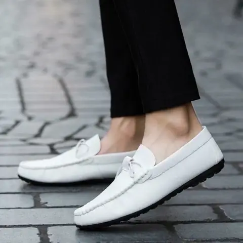 Giày Lười Trắng Nam Mặc Với Quần Gì? Hướng Dẫn Phối Đồ Chuẩn Style Giày Lười Trắng Nam Mặc Với Quần Gì? Hướng Dẫn Phối Đồ Chuẩn Style