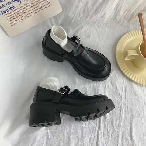 Giày Mặc Áo Dài 5 Phân: Gợi Ý Phối Đồ Chuẩn Đẹp Cho Nữ Sinh Tôn Dáng Giày Mặc Áo Dài 5 Phân: Gợi Ý Phối Đồ Chuẩn Đẹp Cho Nữ Sinh Tôn Dáng