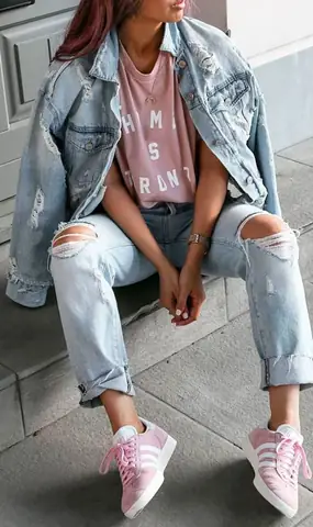 Bí Quyết Phối Đồ Cùng Giày Sneaker Màu Hồng Cực Xinh & Ấn Tượng