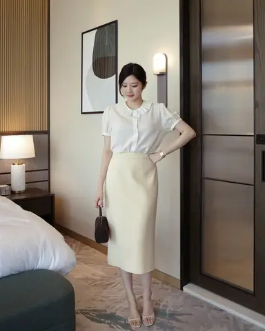 Phối Đồ Thanh Lịch: Giày Màu Kem Và Chân Váy Bút Chì - Hướng Dẫn Chi Tiết Phối Đồ Thanh Lịch: Giày Màu Kem Và Chân Váy Bút Chì - Hướng Dẫn Chi Tiết