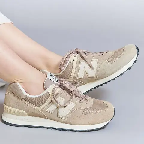 Giày New Balance 574 Nữ Làm Bằng Da Gì? Chất Liệu Và Phân Biệt