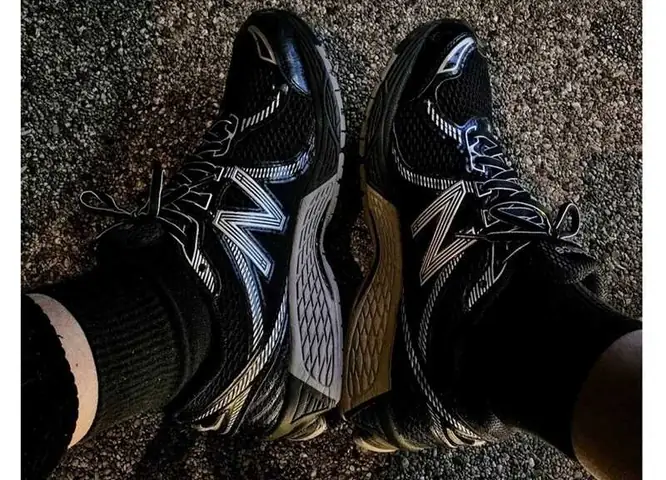 Giày New Balance Nữ Chính Hãng Màu Đen: Chọn Mẫu, Mua Ở Đâu Uy Tín 2025 Giày New Balance Nữ Chính Hãng Màu Đen: Chọn Mẫu, Mua Ở Đâu Uy Tín 2025