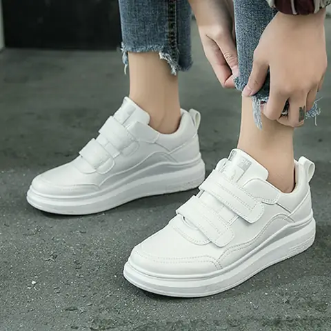 Giày Thể Thục Nữ Giá Rẻ Không Dây Buộc: Top Mẫu Đẹp, Êm Chân & Mua Ở Đâu Uy Tín Giày Thể Thục Nữ Giá Rẻ Không Dây Buộc: Top Mẫu Đẹp, Êm Chân & Mua Ở Đâu Uy Tín