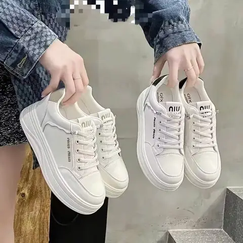 Giày Thể Thao Nữ Đế Cao Hàng Hiệu: Chọn Mẫu Nào Tốt Nhất 2024?