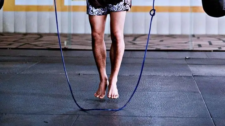 Nhảy Dây Có Cần Mang Giày Không? Lợi Ích Và Lưu Ý Chi Tiết Nhảy Dây Có Cần Mang Giày Không? Lợi Ích Và Lưu Ý Chi Tiết
