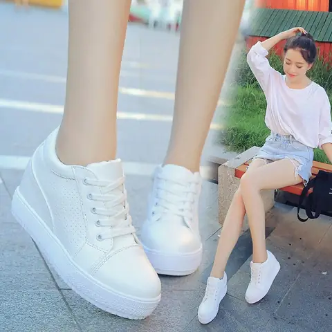 Top Giày Nữ Hot Nhất Hiện Nay: Xu Hướng & Mẫu Mã Được Săn Đón Top Giày Nữ Hot Nhất Hiện Nay: Xu Hướng & Mẫu Mã Được Săn Đón